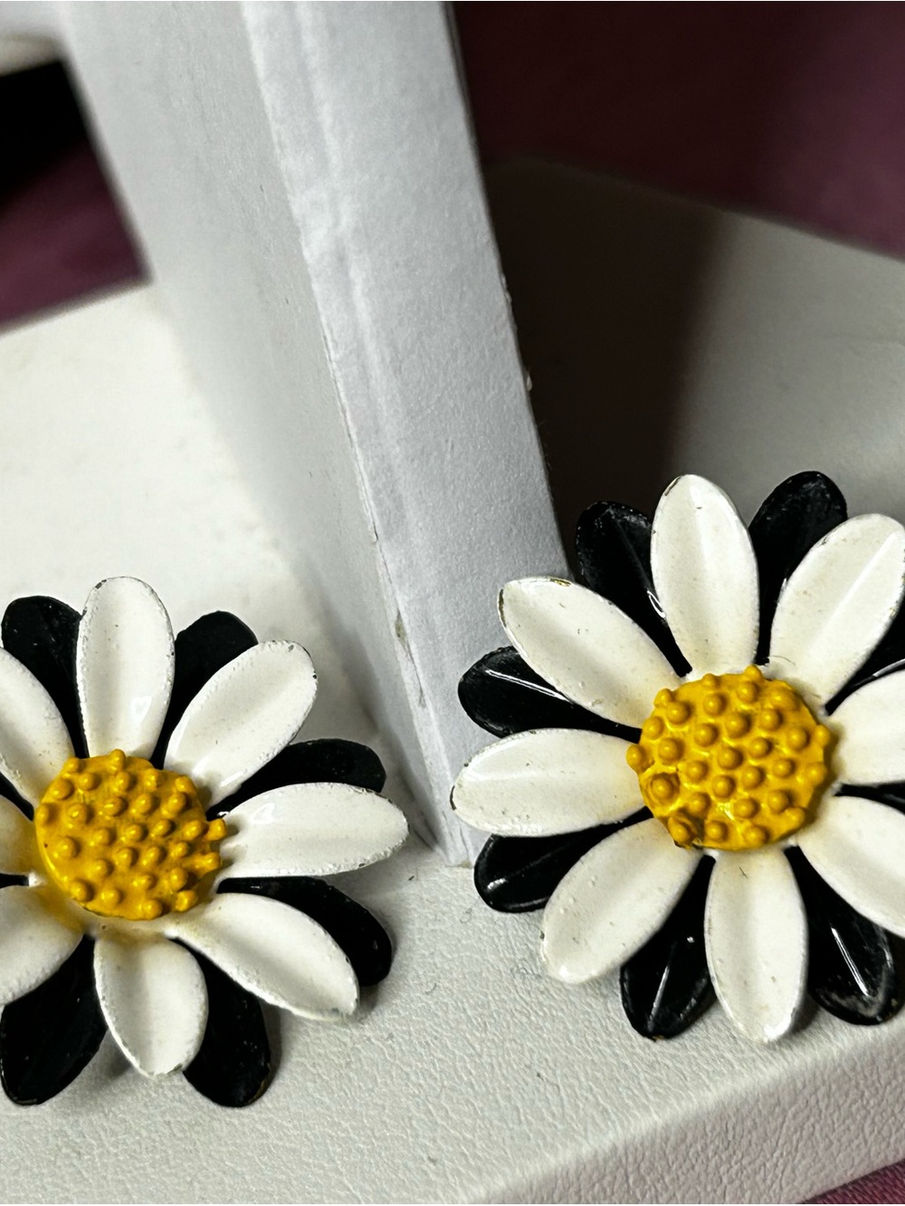 Vintage Daisy Flower metal Enamel Stud clip on Earrings - White, Black Yellow 1”
